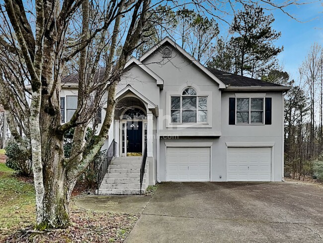 Building Photo - 1728 Victoria Way NW