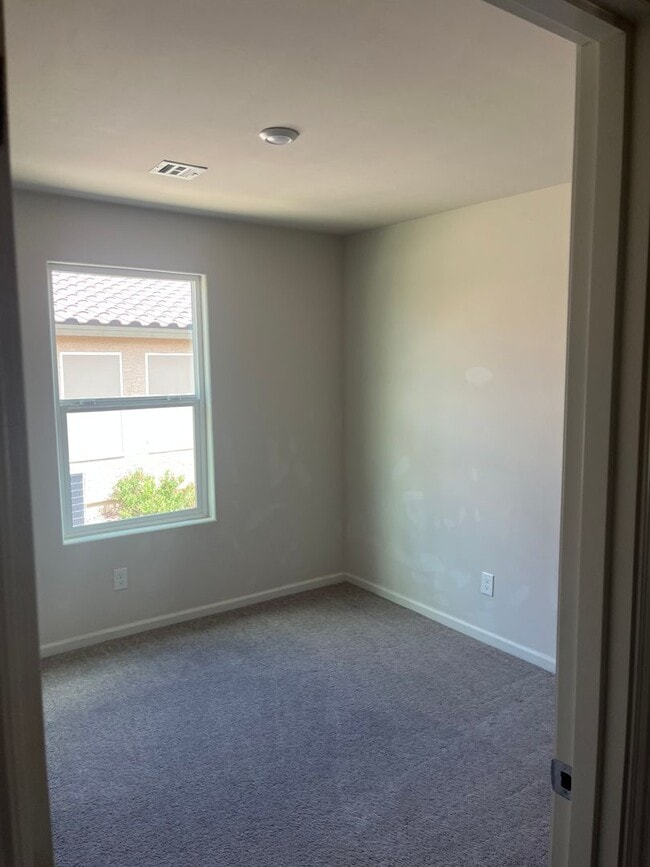 Building Photo - Beautiful Home In Benson, Perfectly Locate...