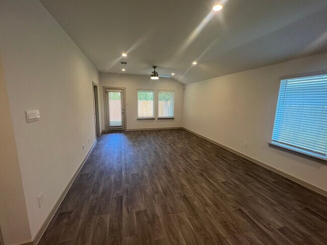 Building Photo - 12916 Wempe Wy
