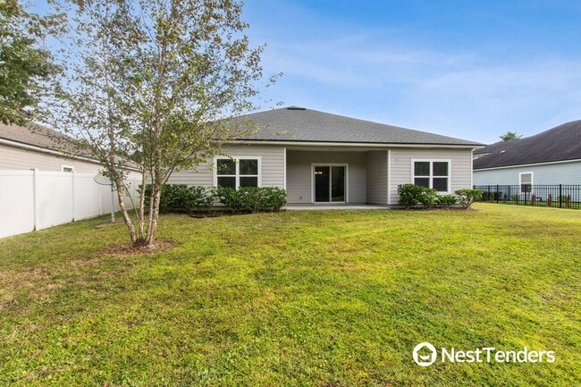 Building Photo - Five Bedroom Beauty in Plummer Creek!