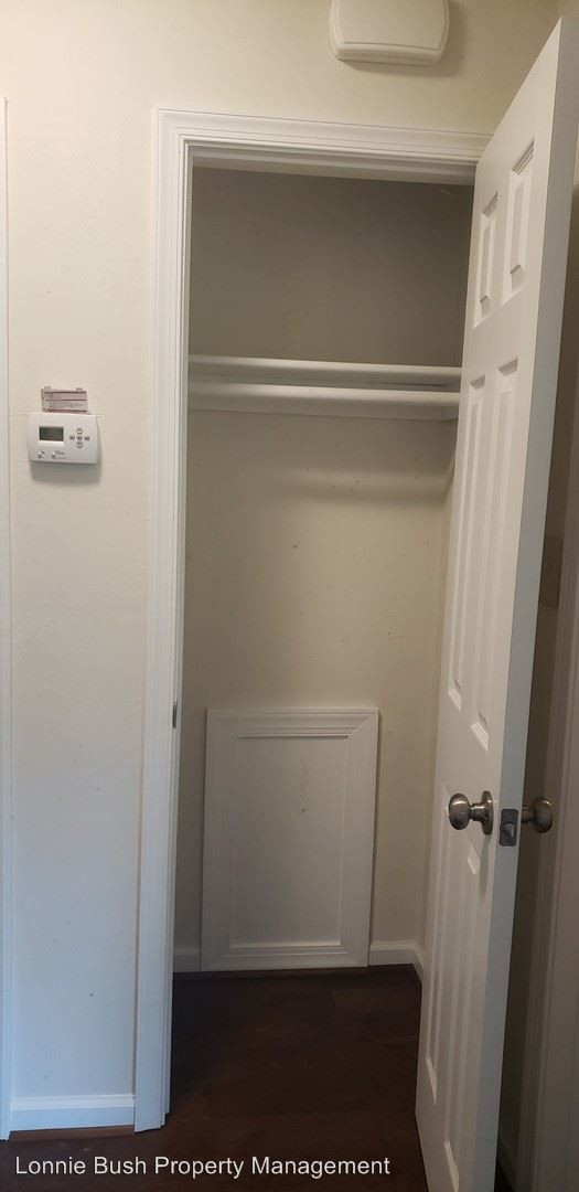 Building Photo - 3 br, 1 bath House - 6930 Riddick St