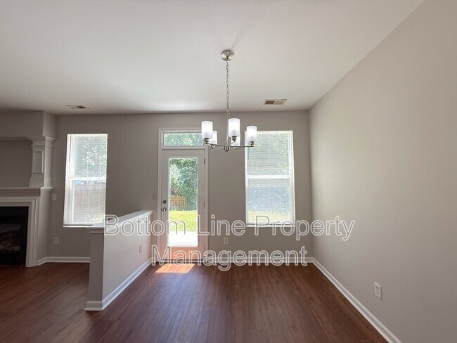 Building Photo - 5622 Wallace Cabin Dr