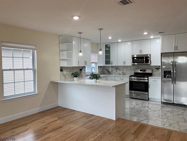 Building Photo - 257 Dukes St