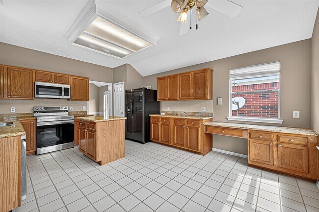 Building Photo - 2143 Mossy Trail Dr