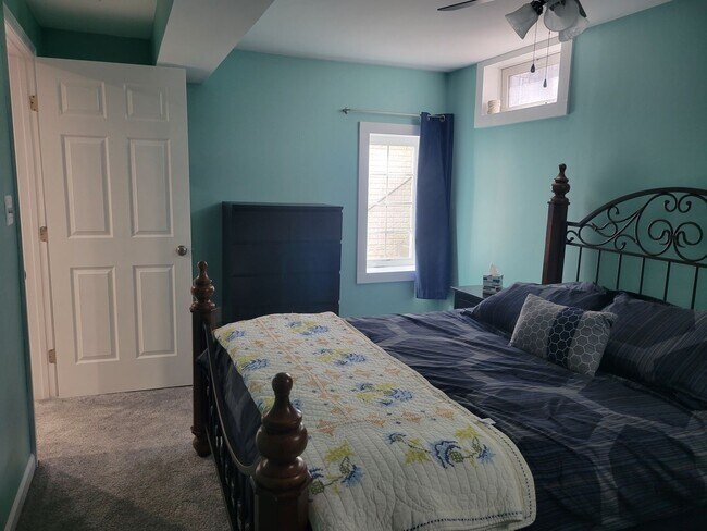 Building Photo - Gorgeous 4,000sqft  5-bed 3.5-bath Home near Chantilly Economic corridor