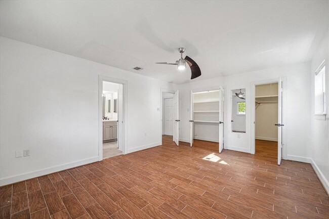 Building Photo - 5731 S Braeswood Blvd