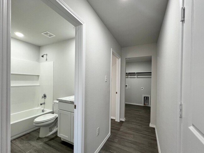 Building Photo - New Home in New Tolar Oaks Neighborhood