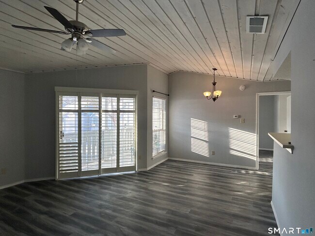 Building Photo - 82 Crown Knoll Ct