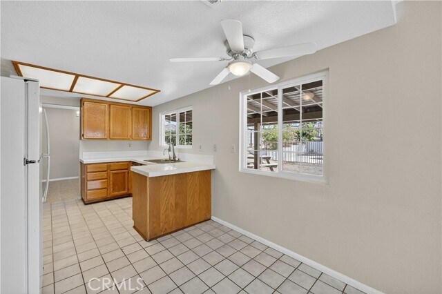 Building Photo - 10728 Valley Dr