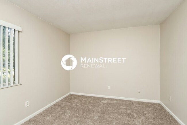Building Photo - 3 Bedroom Pet-Friendly Home in Vero Beach, FL with Main Street Renewal