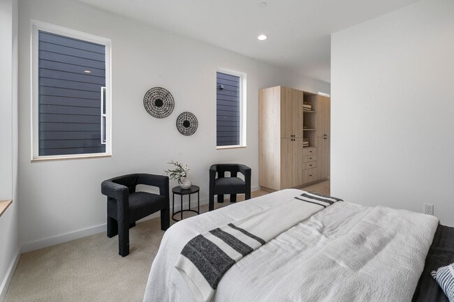 Building Photo - New Luxury Townhome in Seattle 3bed/2bath ...