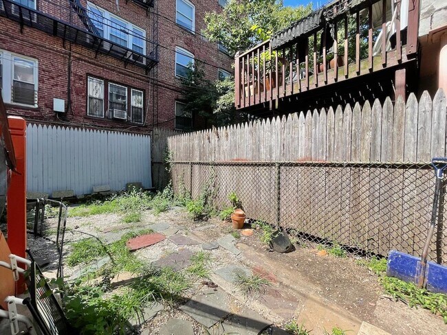 Building Photo - 173 Belmont Ave