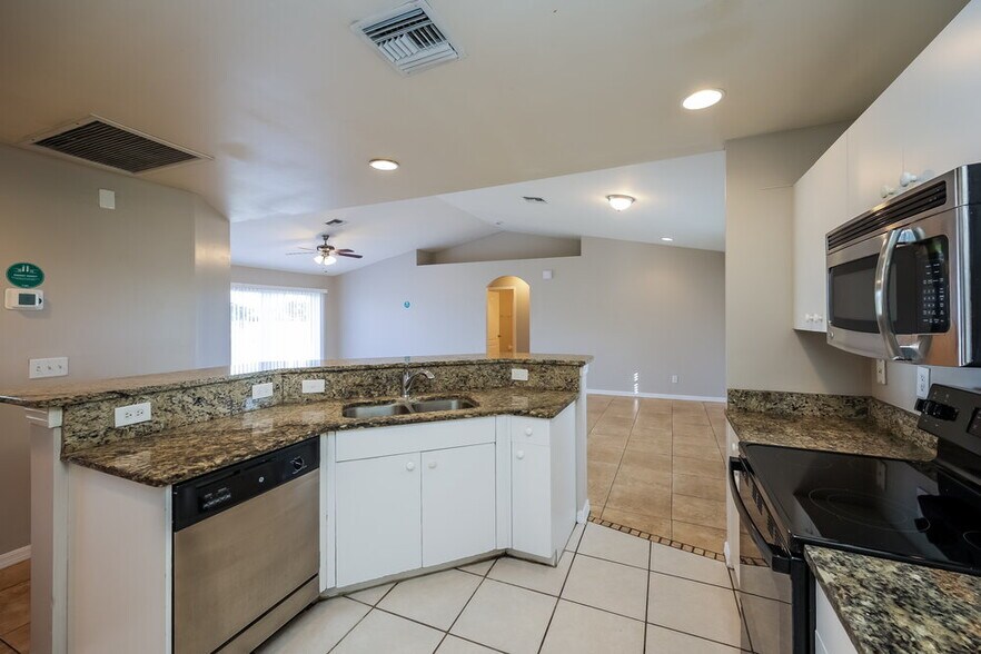 Building Photo - 3100 22nd St SW