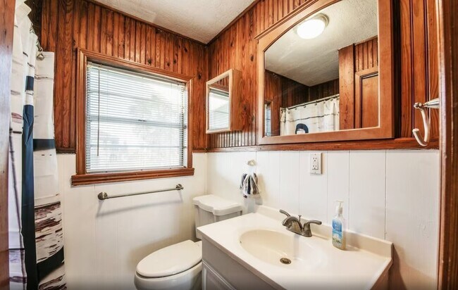 Building Photo - 610 Fort Velasco Dr