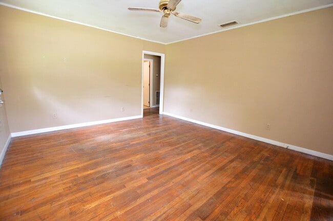 Building Photo - Shelby Street Triplex