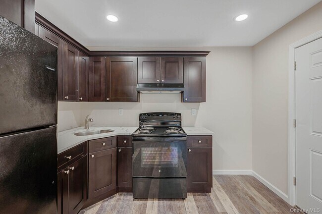 Building Photo - 79 15th St