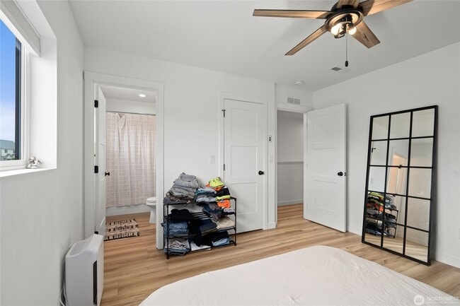 Building Photo - 3 Bedroom 2 Bath located in Winlock