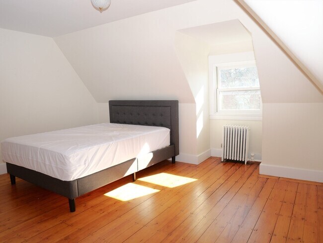 Building Photo - 22 Garrison Rd