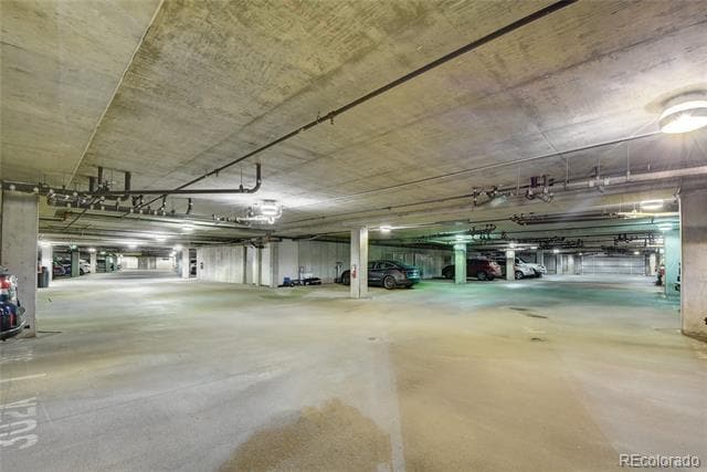 Building Photo - 5677 S Park Pl