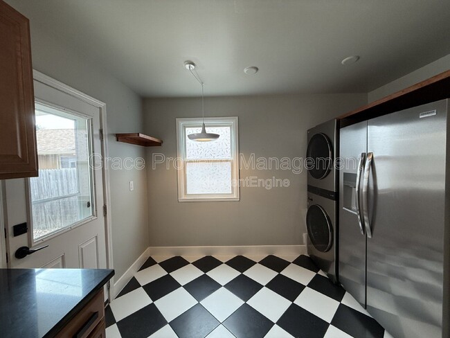 Building Photo - 4648 S Lincoln St