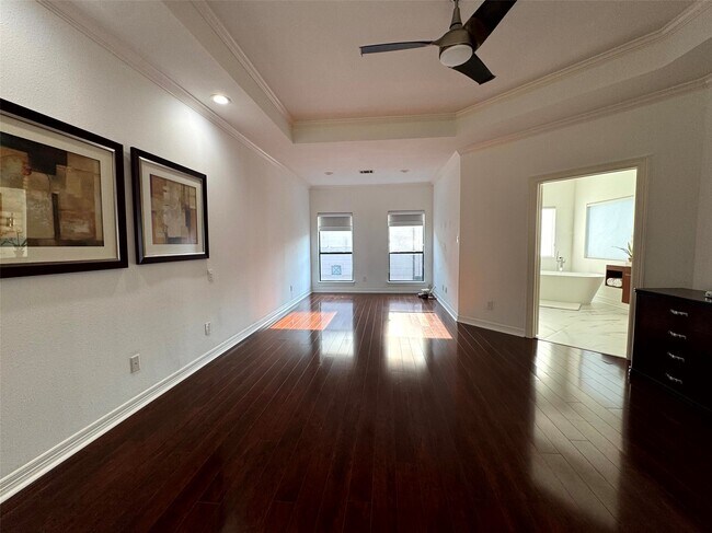 Building Photo - 824 Birdsall St