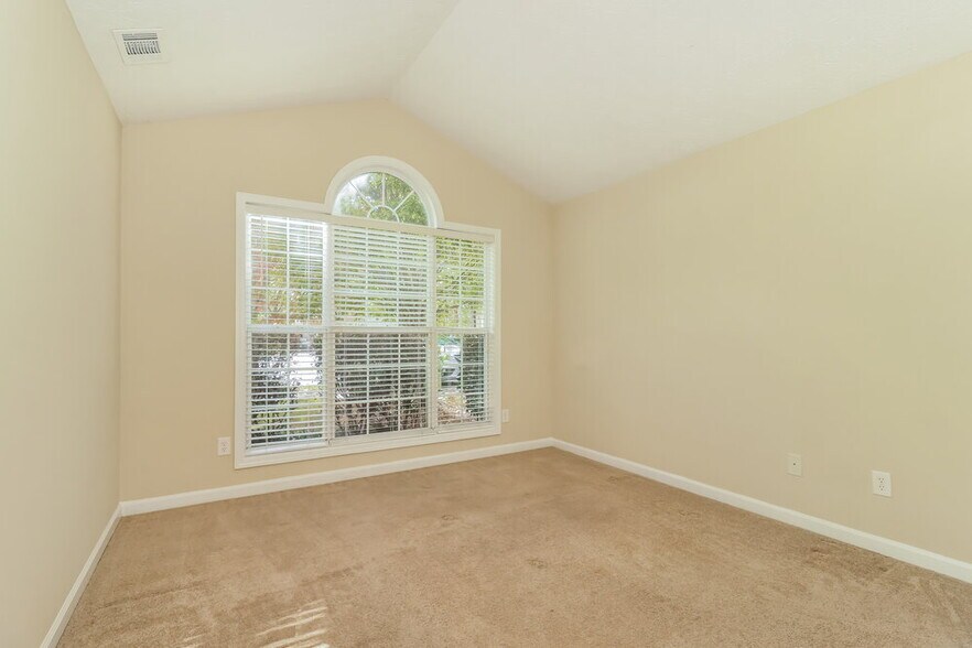 Building Photo - 1678 Sylvia Ct NE