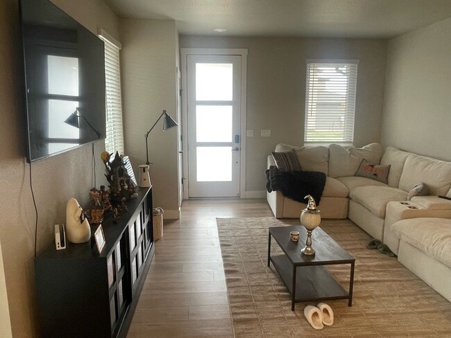 Building Photo - 6025 Denys Dr.