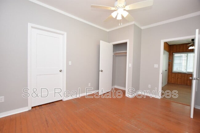 Building Photo - 707 E Lime St