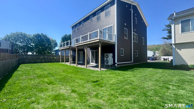 Building Photo - 44 Mettler St