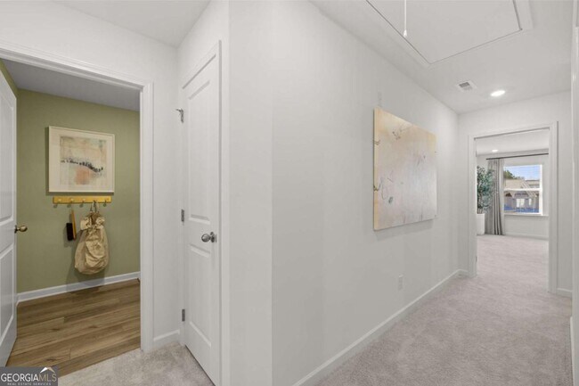 Building Photo - 2546 States Ave