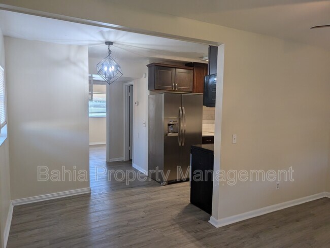 Building Photo - 8944 Temple Terrace Hwy
