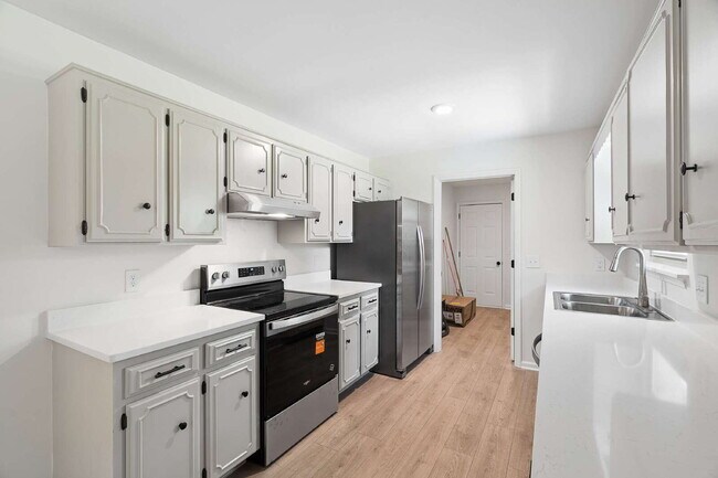 Building Photo - 112 Juniper Dr
