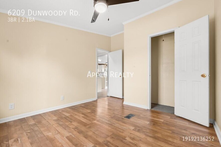 Building Photo - 6209 Dunwoody Rd