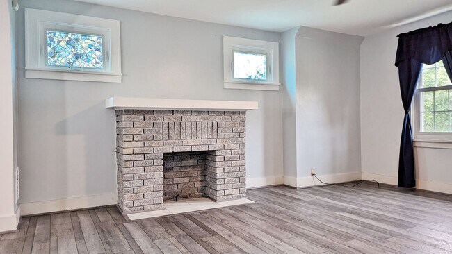 Building Photo - 81 Knox Ave