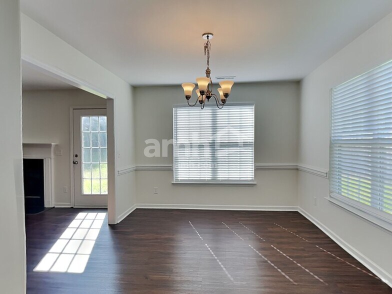 Building Photo - 706 Walnut Crossing Dr