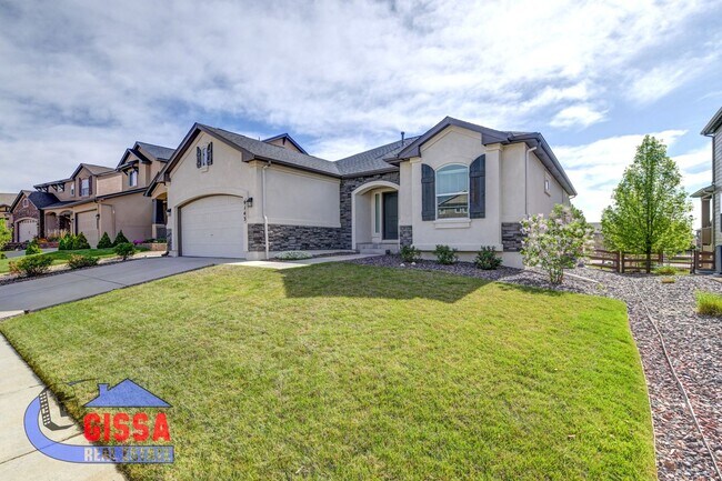 Building Photo - Beautiful home with 5 bedrooms, 4 bathroom...