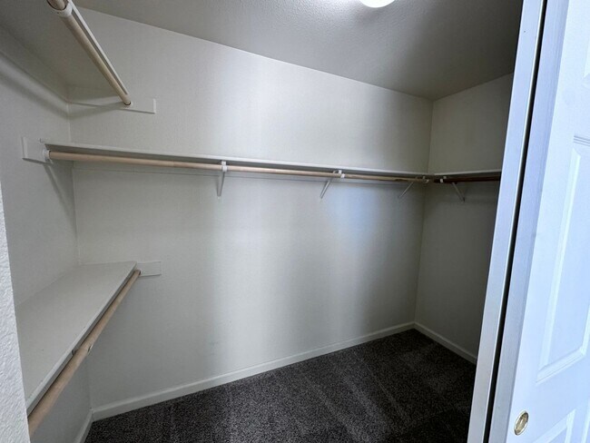 Building Photo - 7821 Cadiz Ct
