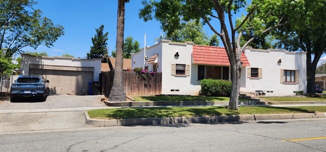 Building Photo - 4003 3rd St