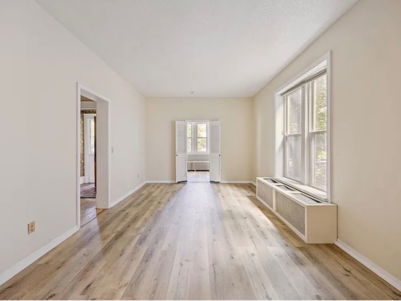 Building Photo - 2416 Harriet Ave