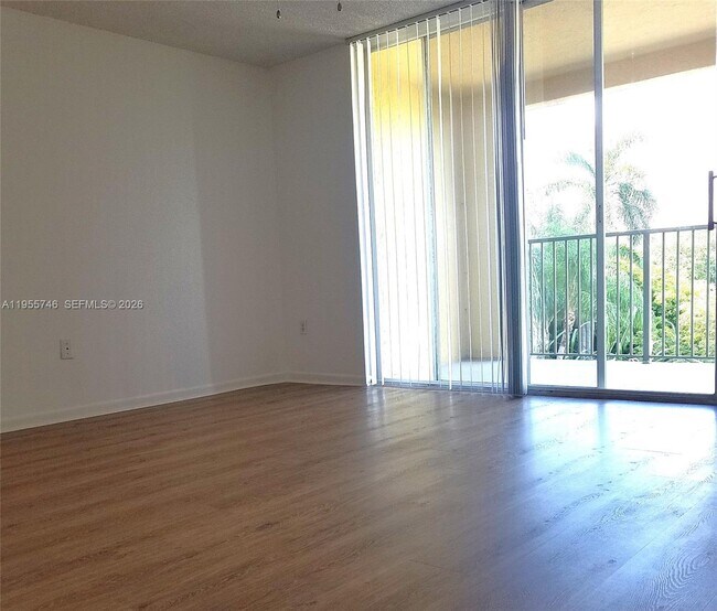 Building Photo - 19999 E Country Club Dr