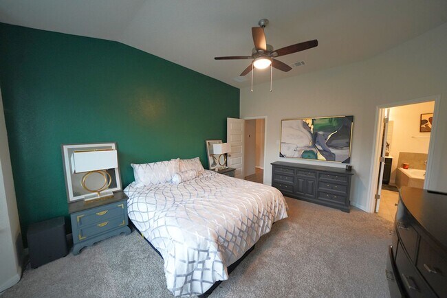 Building Photo - Gorgeous First-Time Rental in Saint Hedwig (SCUCISD) Rental Commission: $500