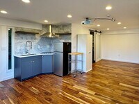 Building Photo - 2591 Magnolia Blvd W