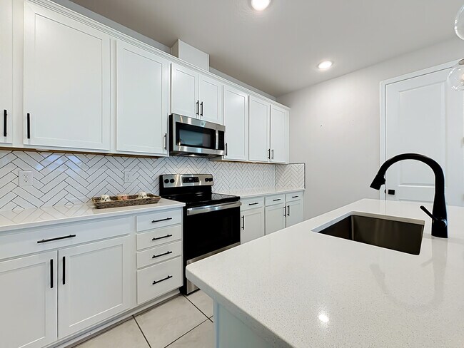 Building Photo - 362 Sofia Ln