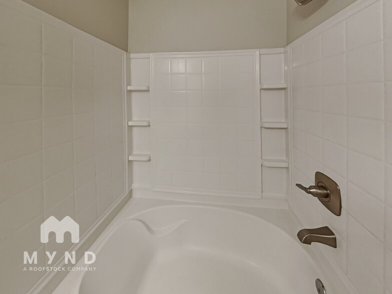 Building Photo - 5618 Union Pointe Dr