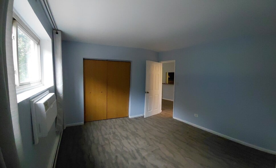 Building Photo - 4939 S Dorchester Ave
