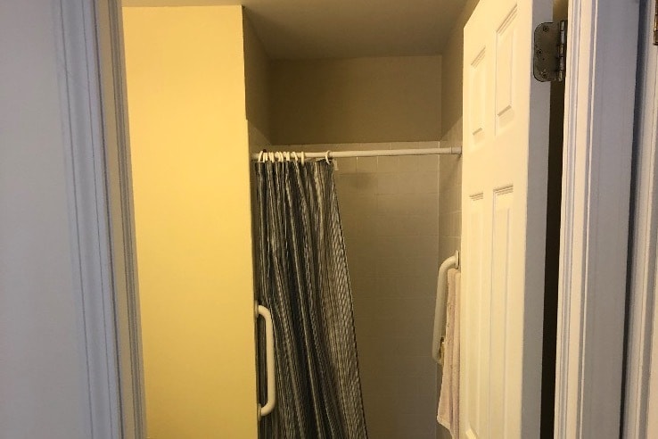 Building Photo - 320 Crestview Dr