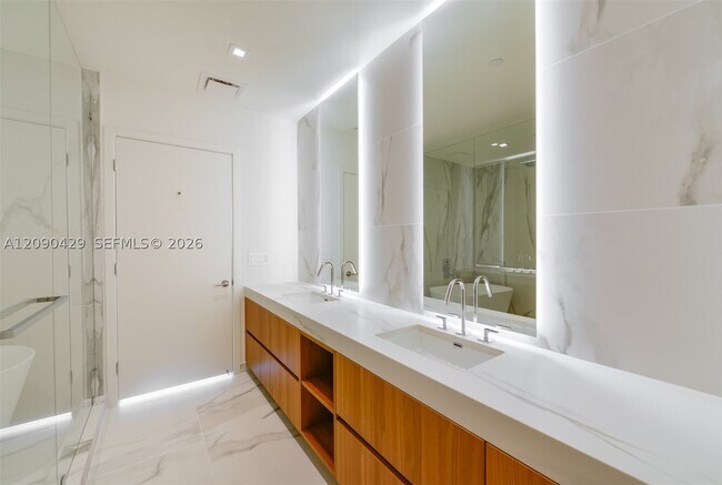 Building Photo - 1400 Biscayne Blvd