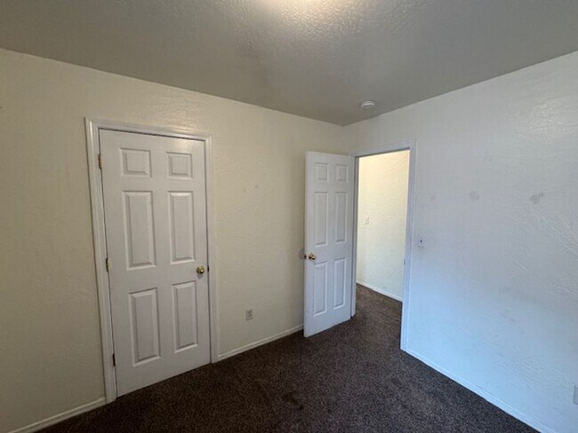 Building Photo - 118 SHAST A&amp;B