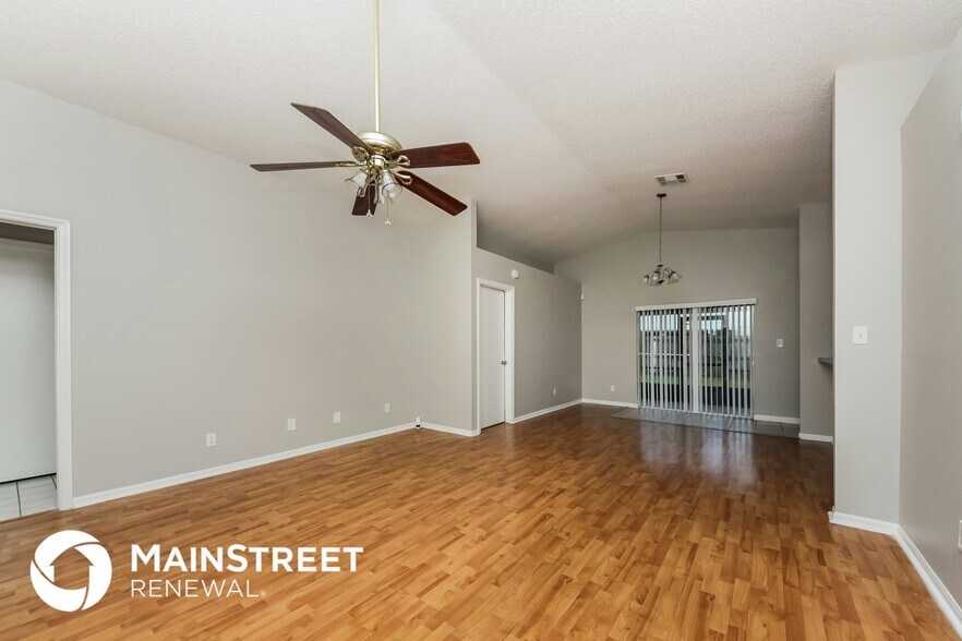 Building Photo - 2739 Woodruff Dr