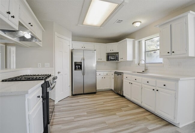 Building Photo - 3223 Deep Anchor Way